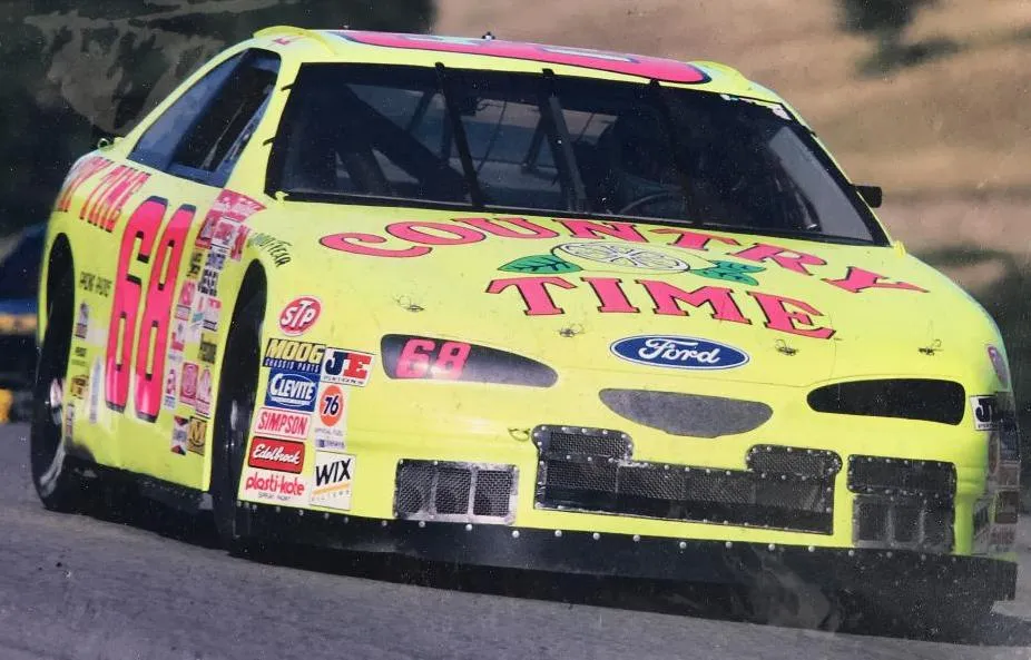 1993 Ford Thunderbird Country Time Lemonade livery race car