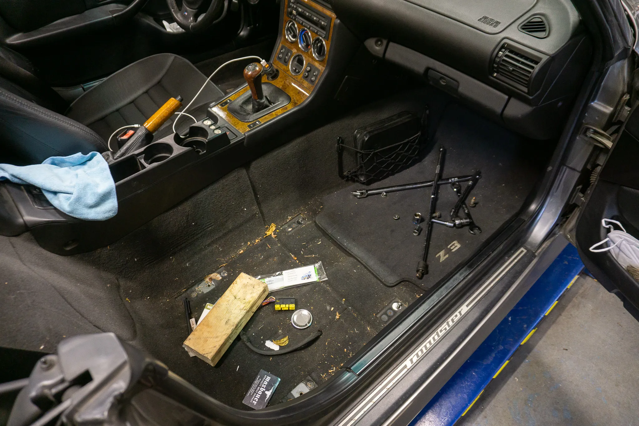 2001 BMW Z3 passenger side floors