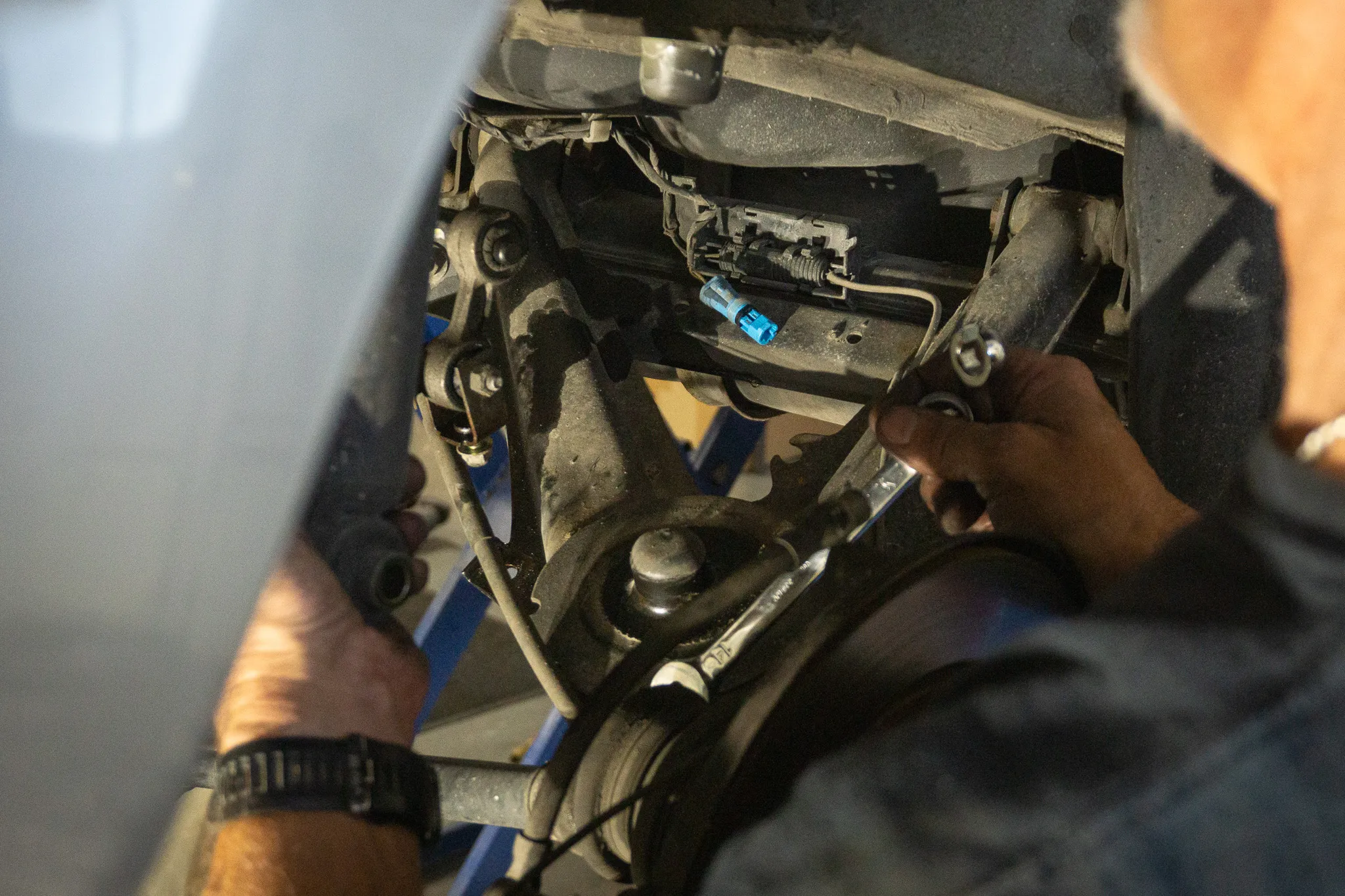 2001 BMW Z3 suspension hands