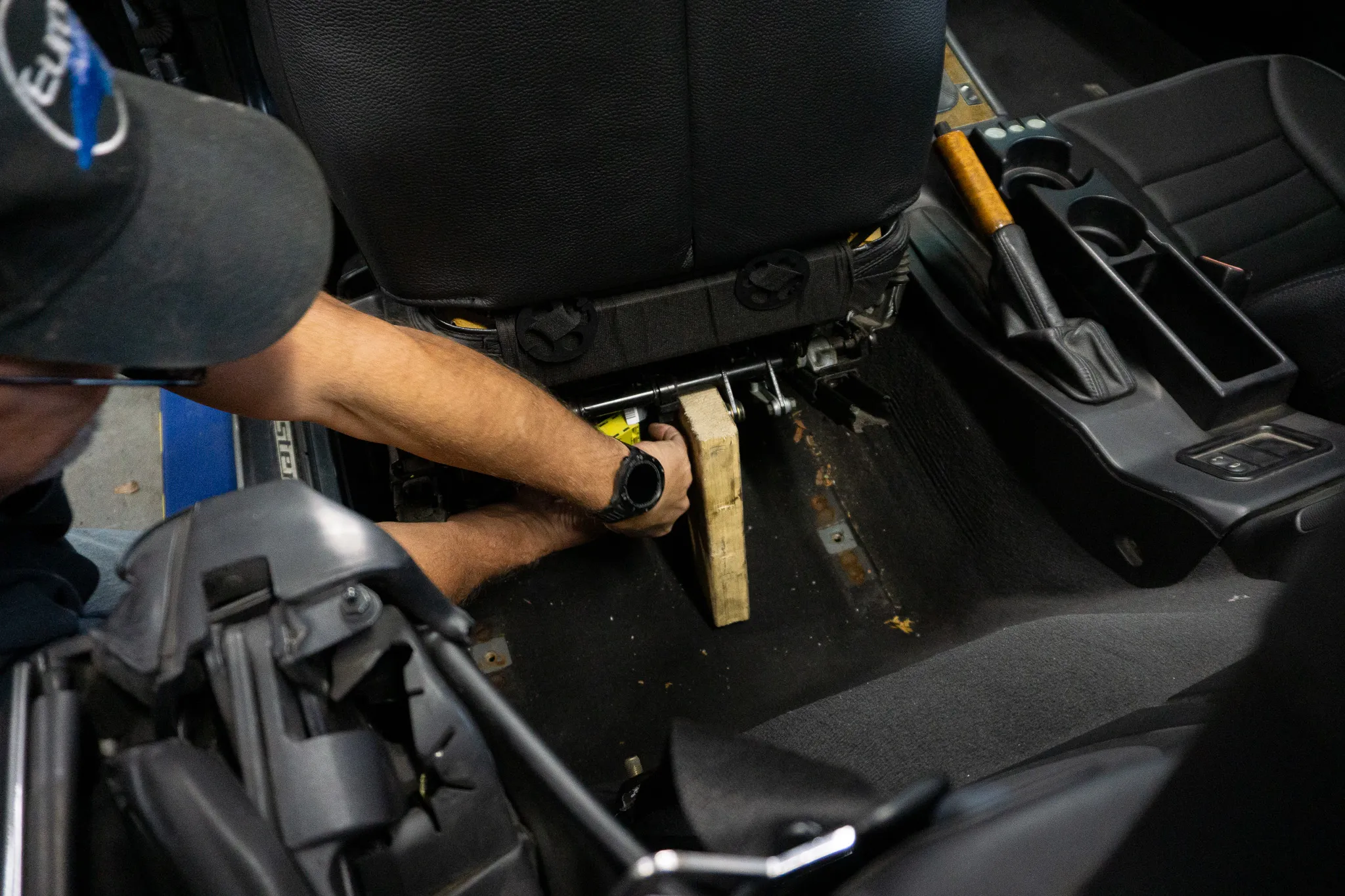 2001 BMW Z3 wood prop trick