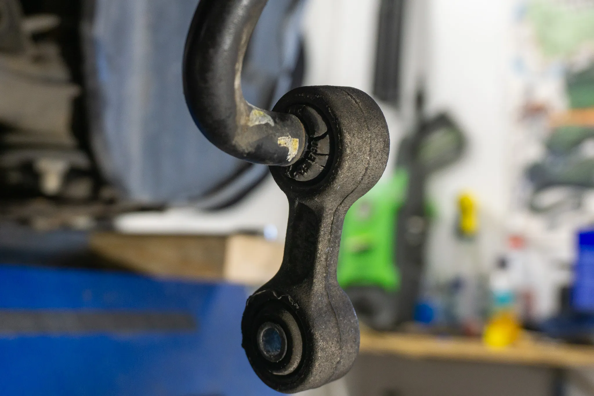 2001 BMW Z3 worn link bushings