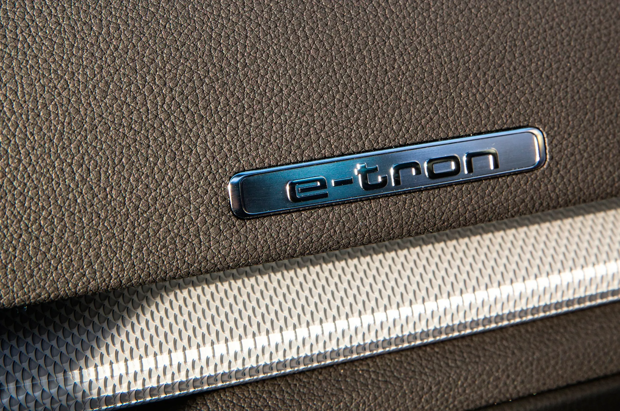 2016 Audi A3 e-Tron dashboard details
