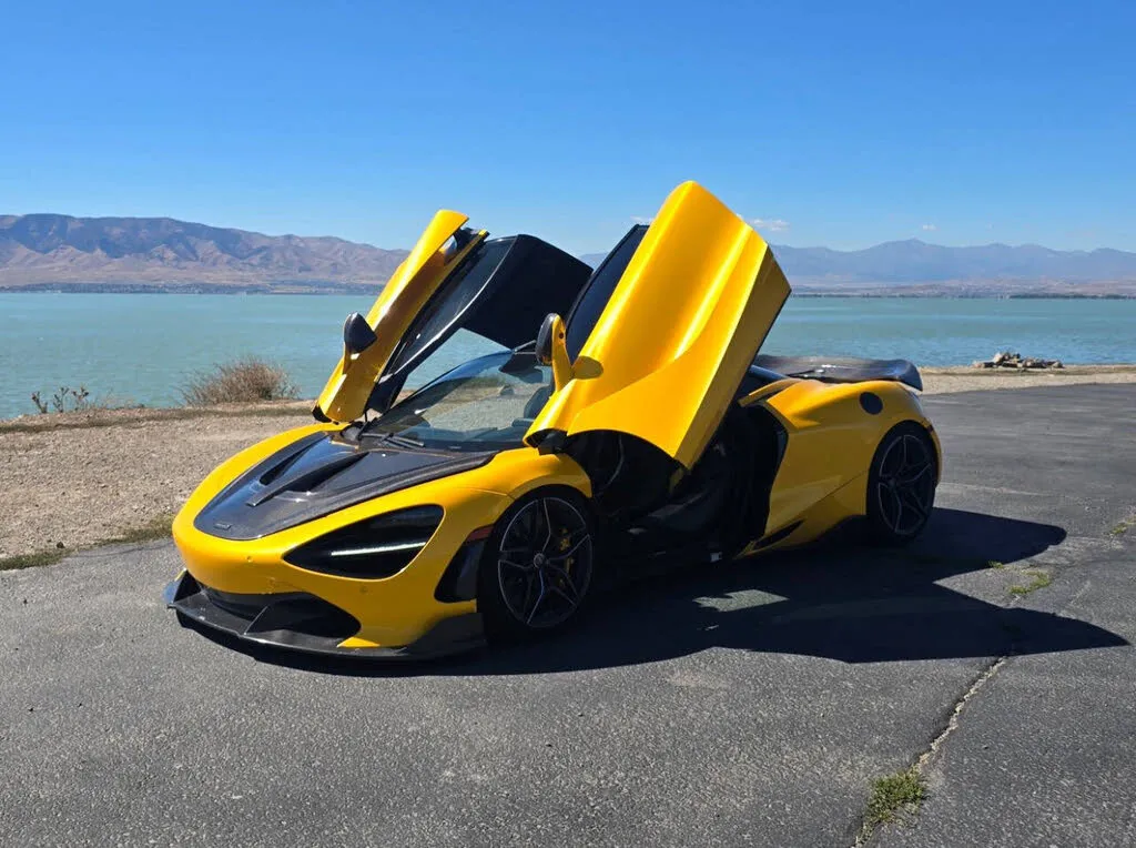 2018 McLaren 720S in Yellow