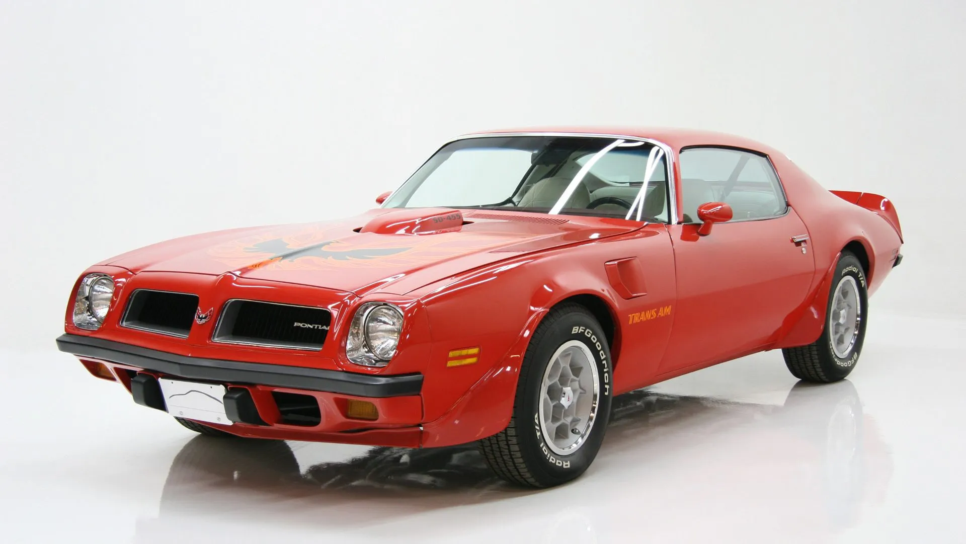 Aggressive 1972 Pontiac Firebird Trans Am Super Duty in motion