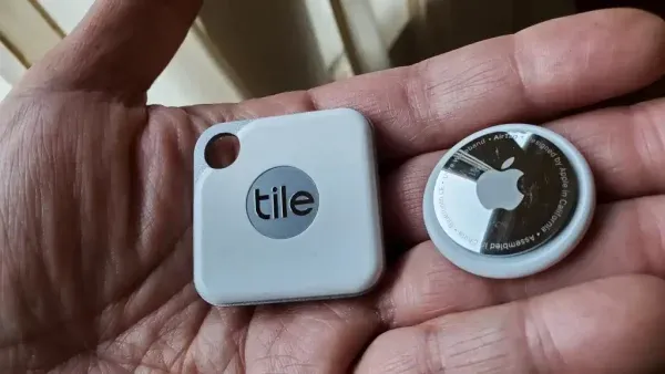 Apple AirTag and Tile trackers, commonly used for pet tracking and recovery