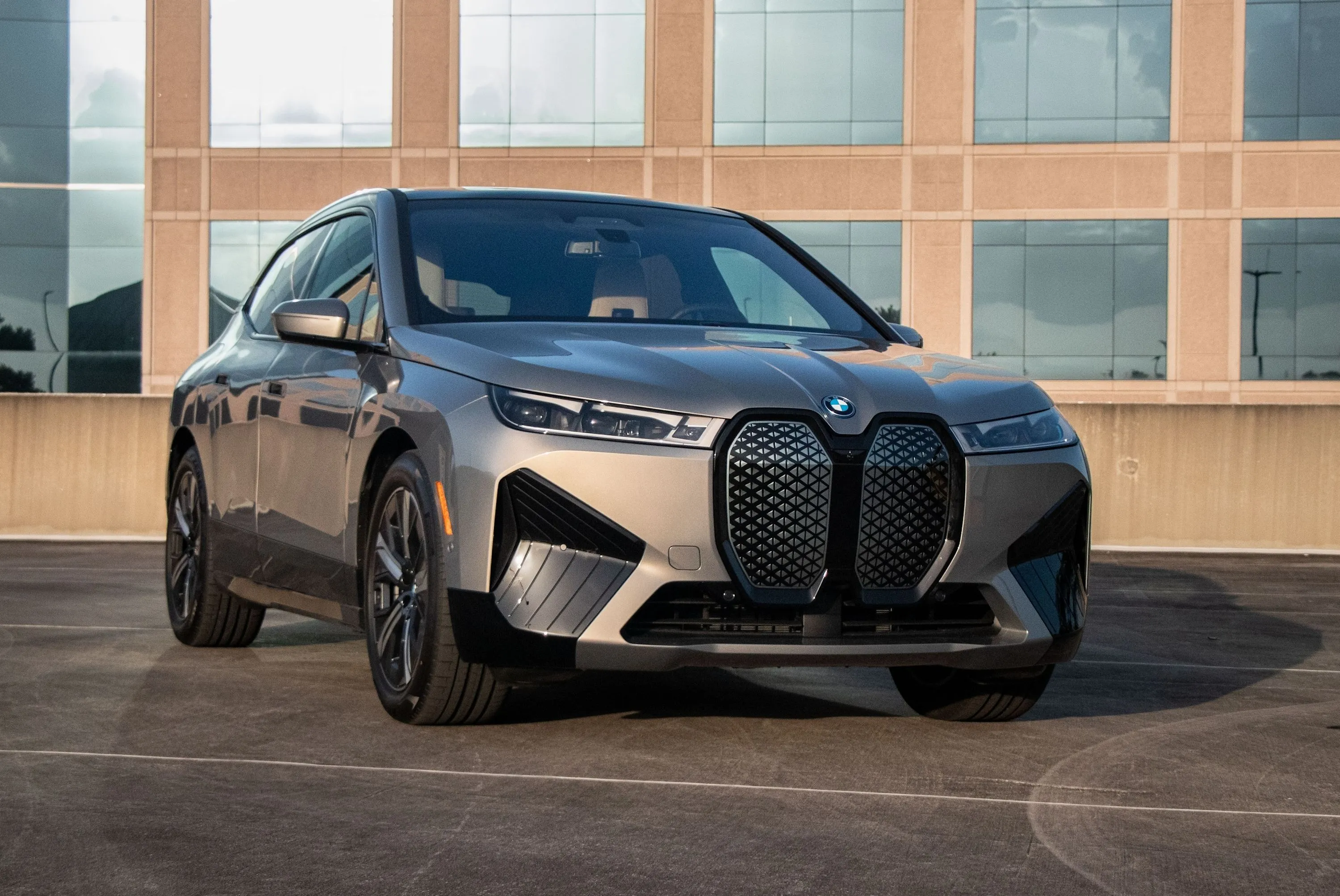 BMW iX