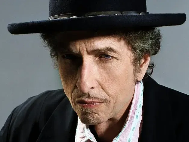 Bob Dylan performing live