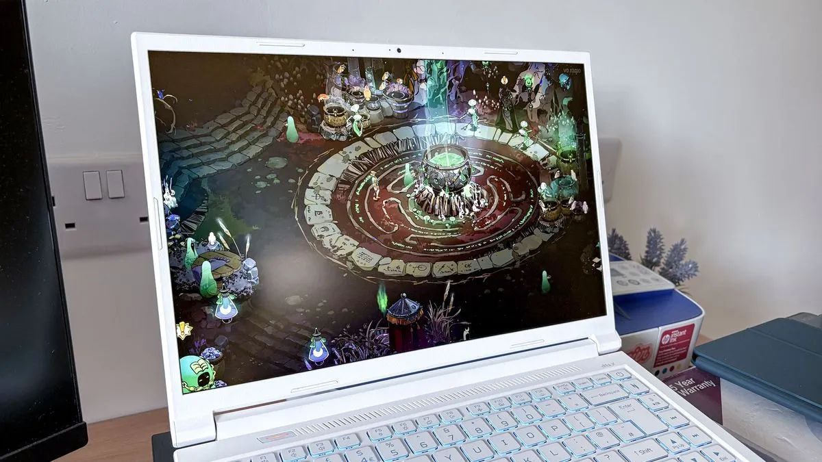 Gameplay screenshot of Hades 2 on Acer Nitro V 14