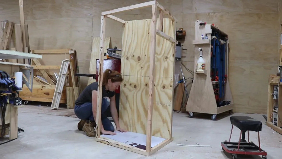 Insulating the dog house walls