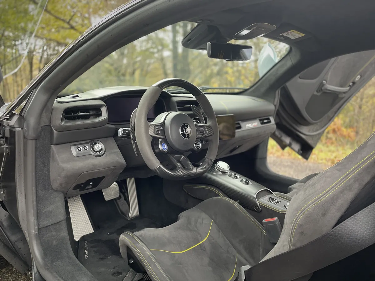 Maserati MC20 cabin
