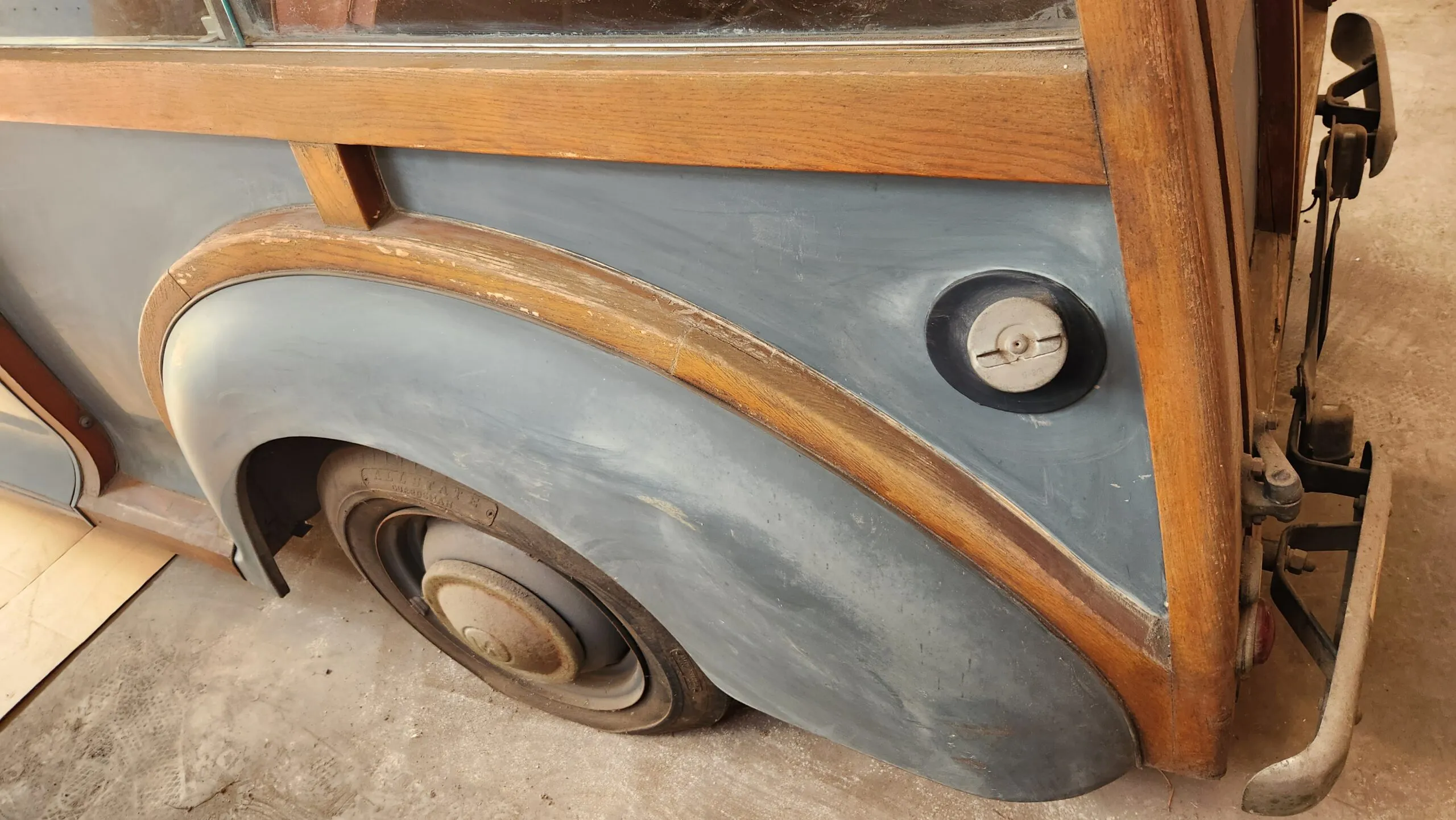Morris Traveler project car trim