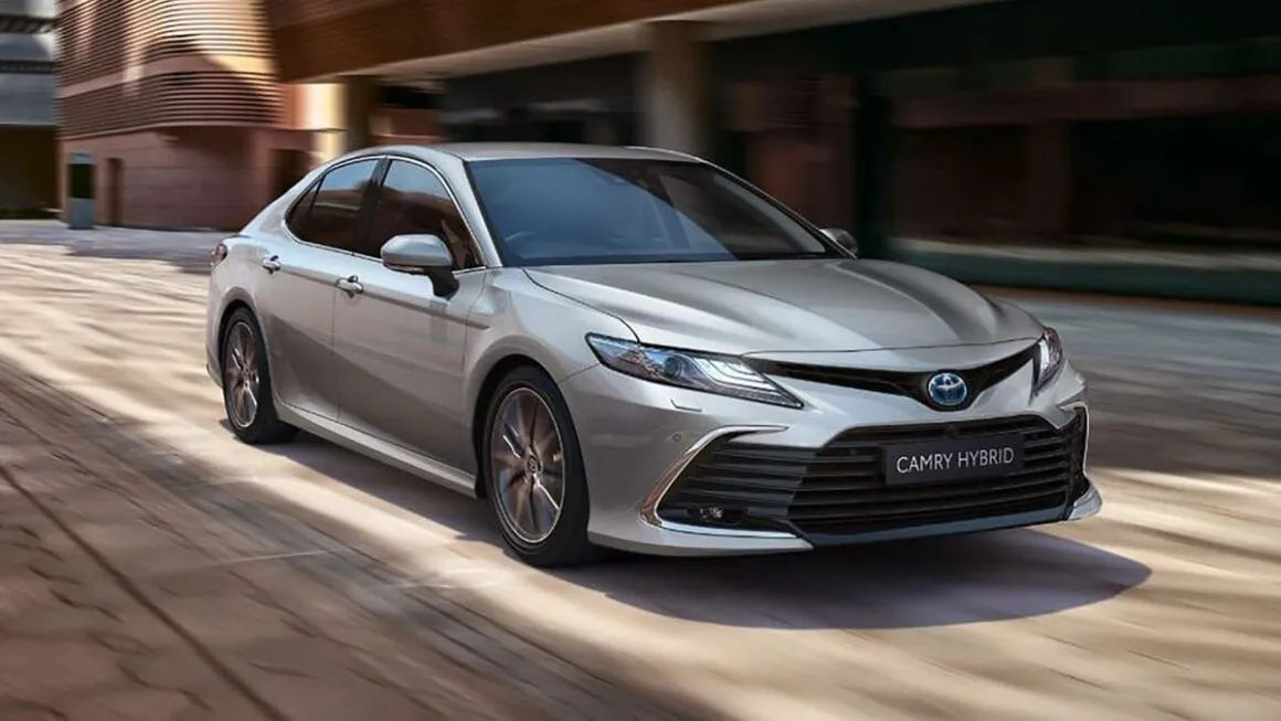 Toyota Camry Hybrid 2025