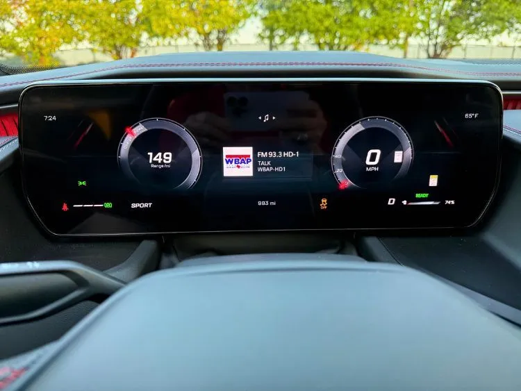16-inch digital driver display in the 2024 Dodge Charger Daytona R/T Plus showing customizable graphics