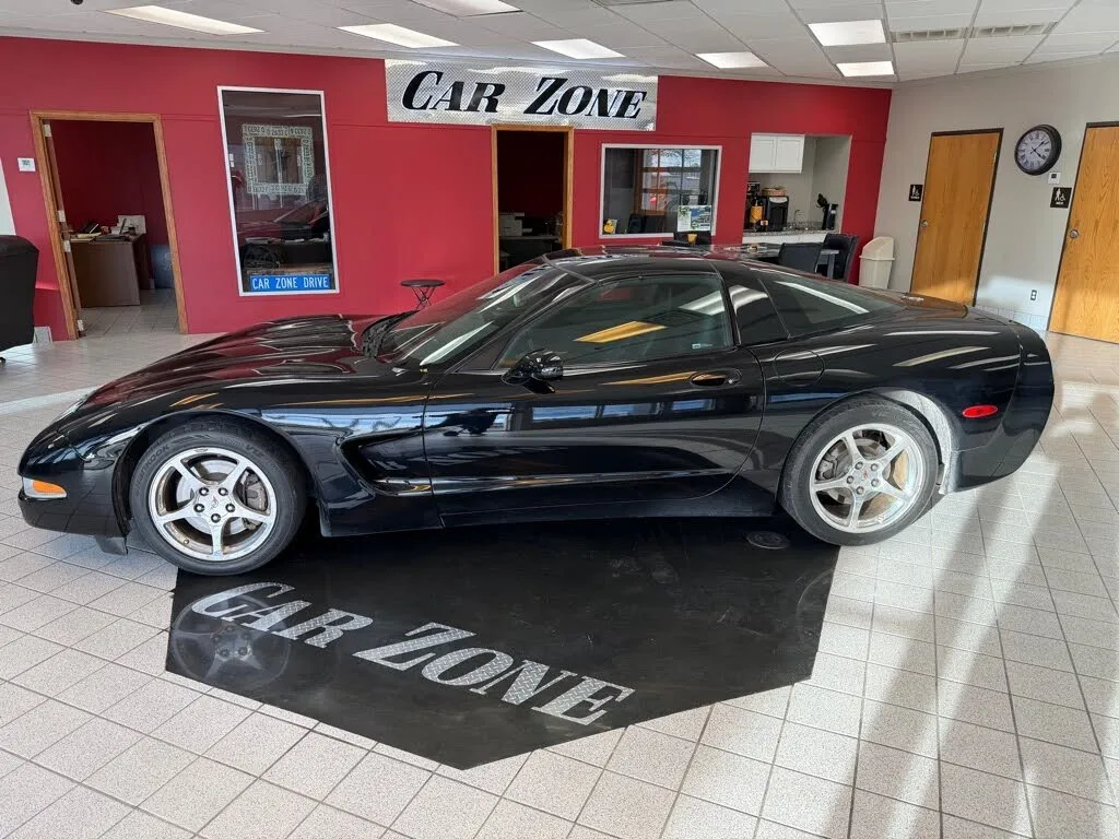 2003 Chevrolet Corvette Coupe in excellent condition