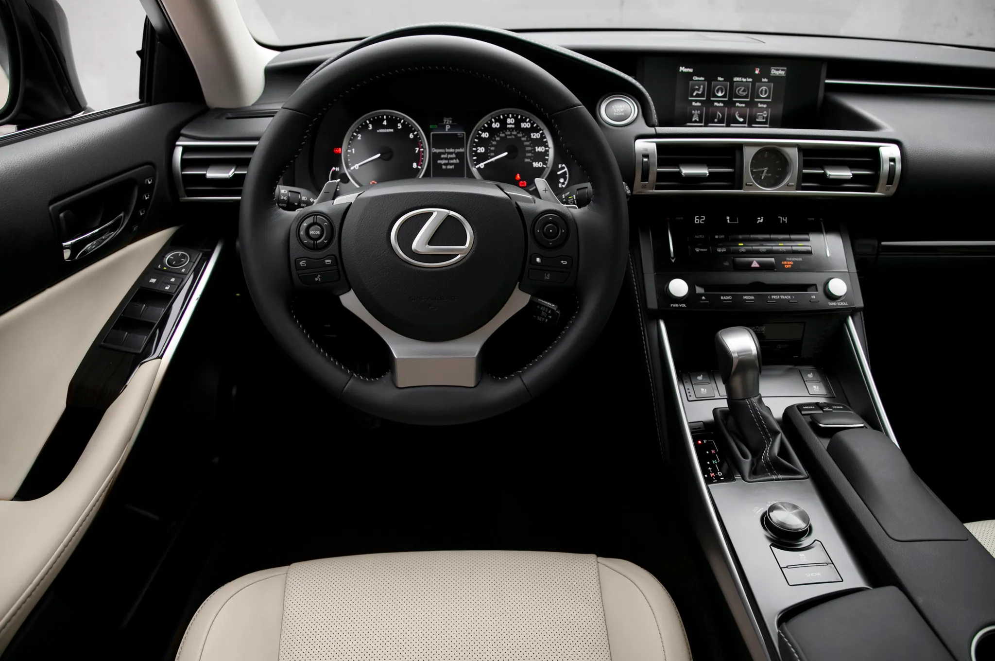2014-Lexus-IS-350-AWD-interior