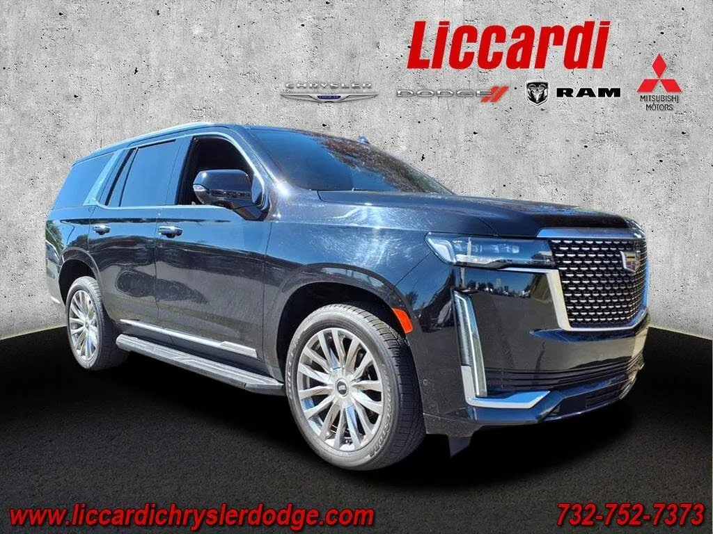 2021 Cadillac Escalade Premium Luxury 4WD in Black Raven