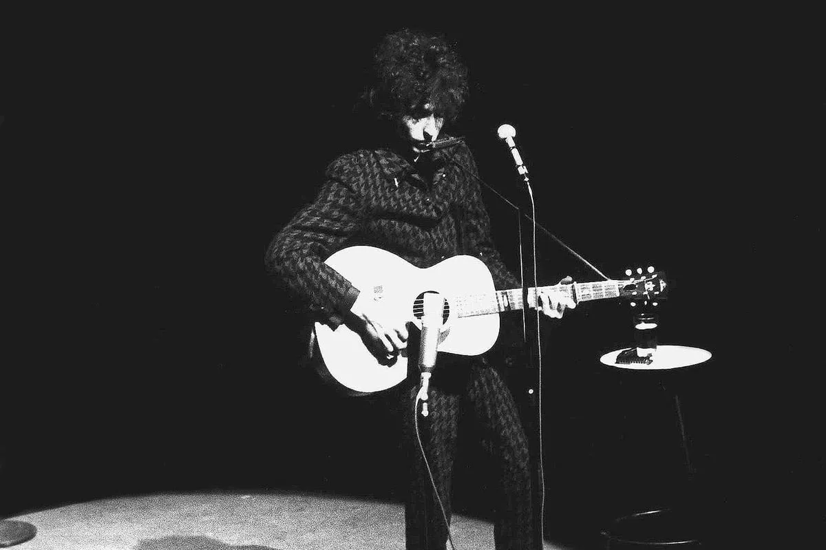 A 25 year-old Bob Dylan plays an acoustic set as part of his 1966 UK tour. Here, he plays in Glasgow.