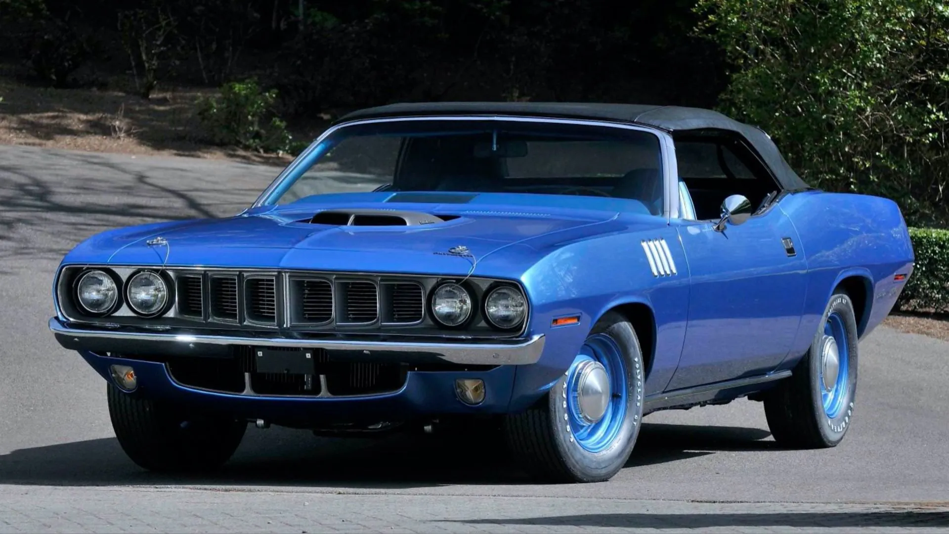 Blue 1971 Plymouth Hemi