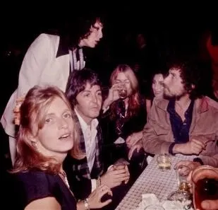 Bob Dylan and Paul McCartney posing together