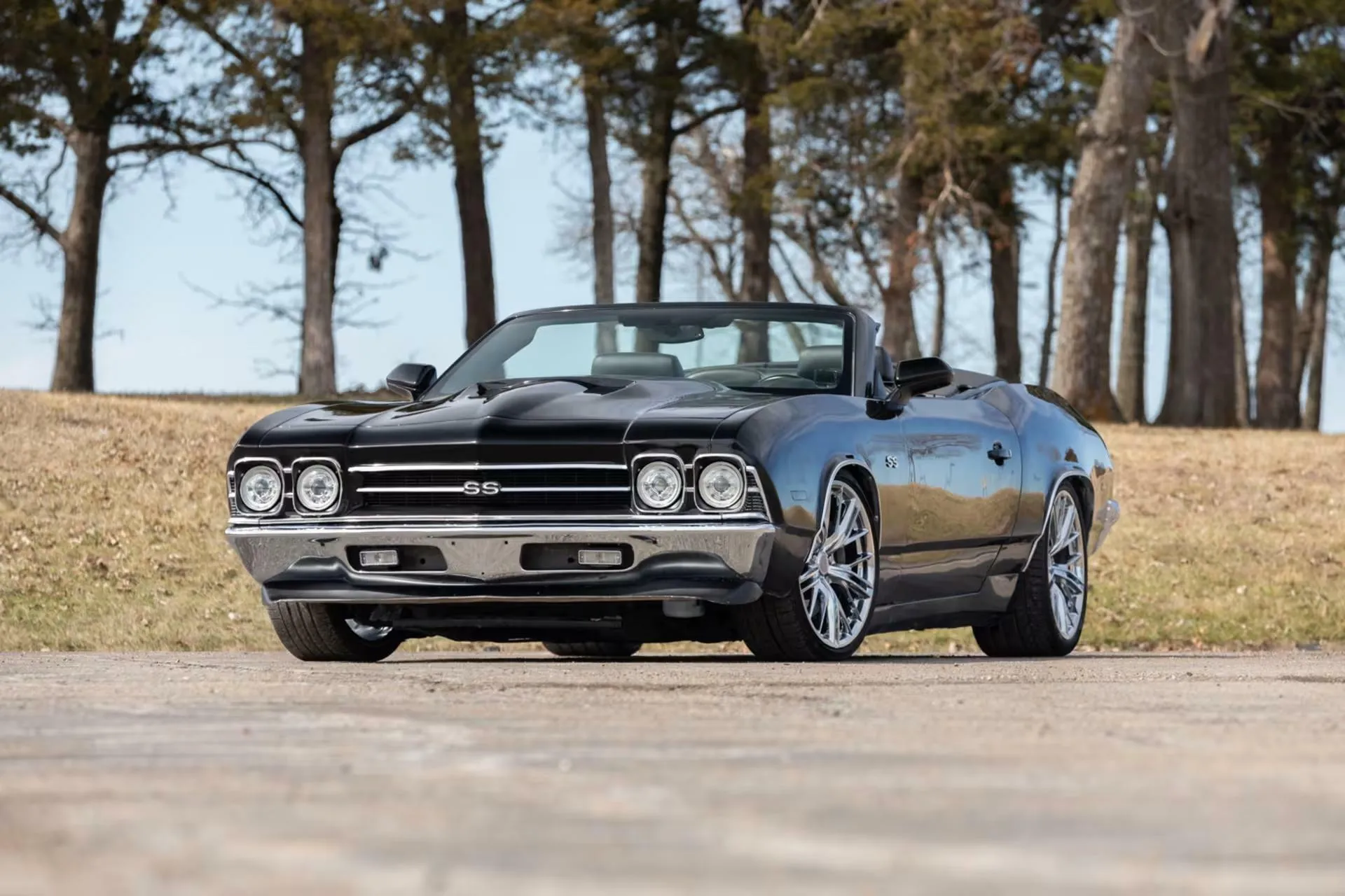Custom 1969 Chevelle SS body panels on a 2015 Camaro chassis