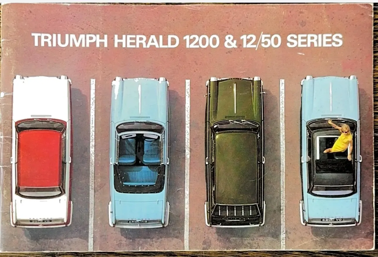 Four-speed manual transmission shifter in 1964 Triumph Herald 1200