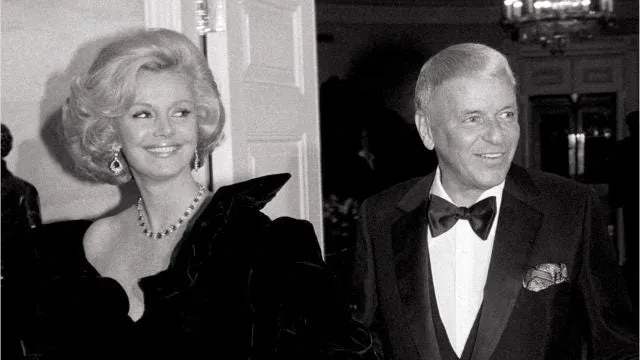 Frank Sinatra with his daughters Nancy and Tina.