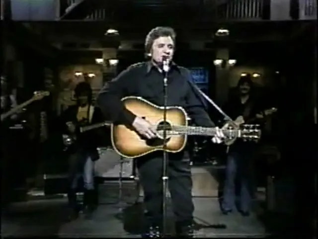 Johnny Cash singing on SNL stage in 1982 cold opening