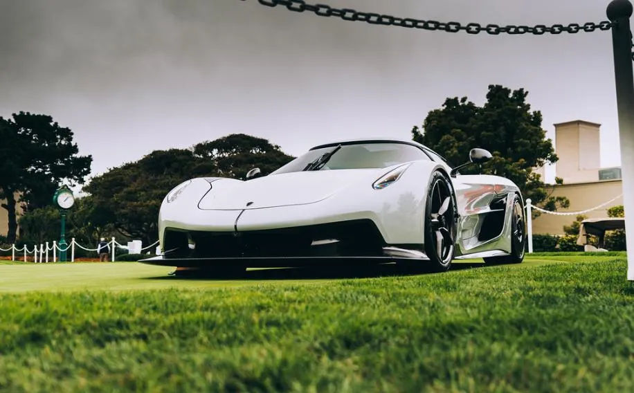 Koenigsegg Jesko Absolut, designed for ultimate speed with a low-slung, aerodynamic body