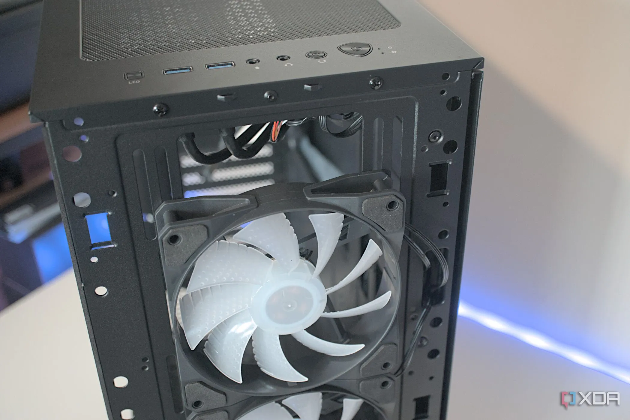 MSI MAG Forge 112R front fans close