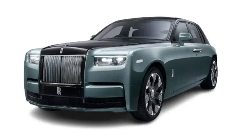 Rolls-Royce Phantom's iconic Spirit of Ecstasy hood ornament and signature grille
