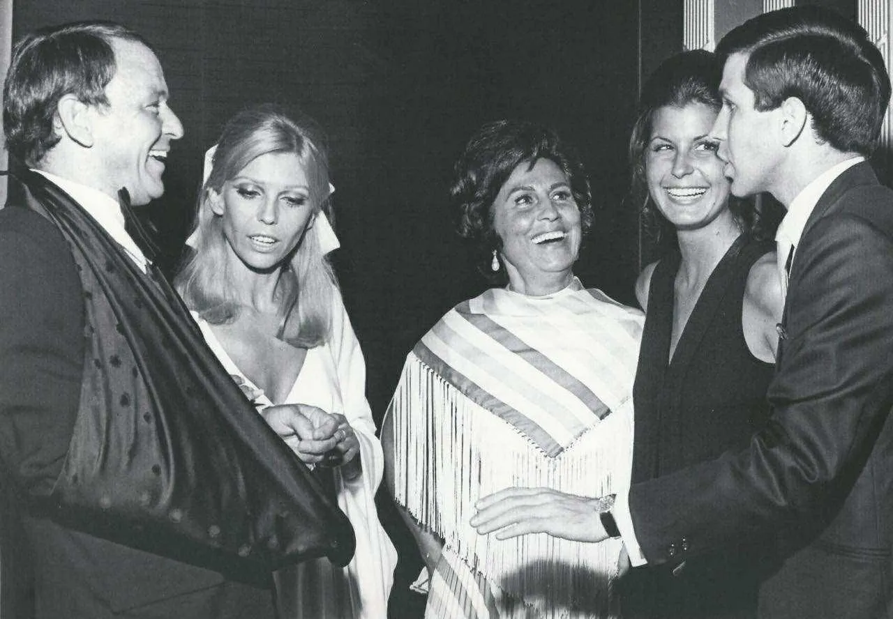Sinatra in his signature sling during the summer 1970 show