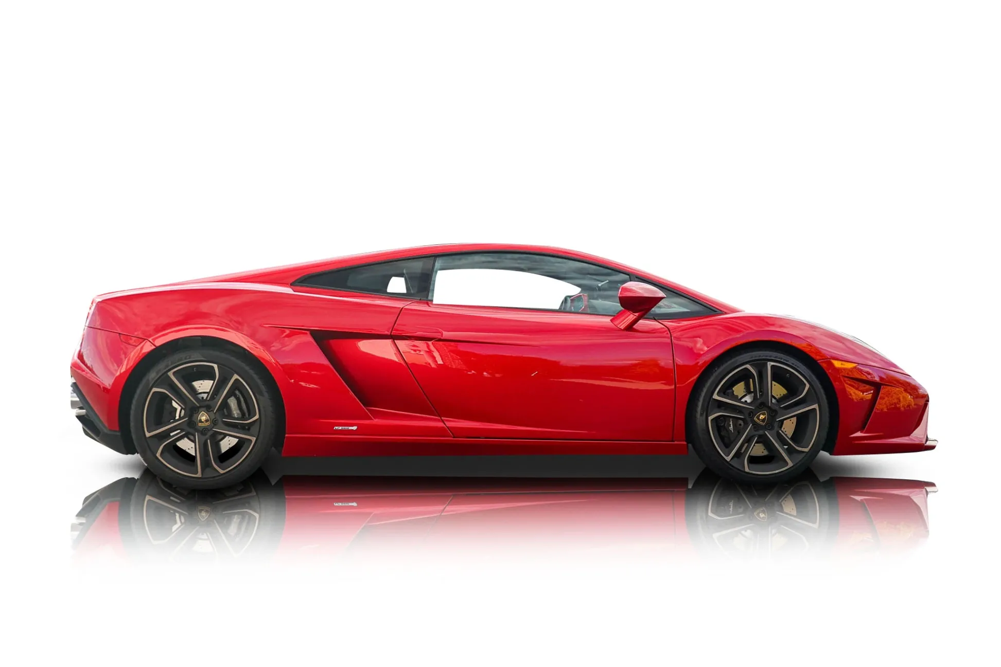 Striking front view of a yellow 2014 Lamborghini Gallardo LP560-4 Final Edition