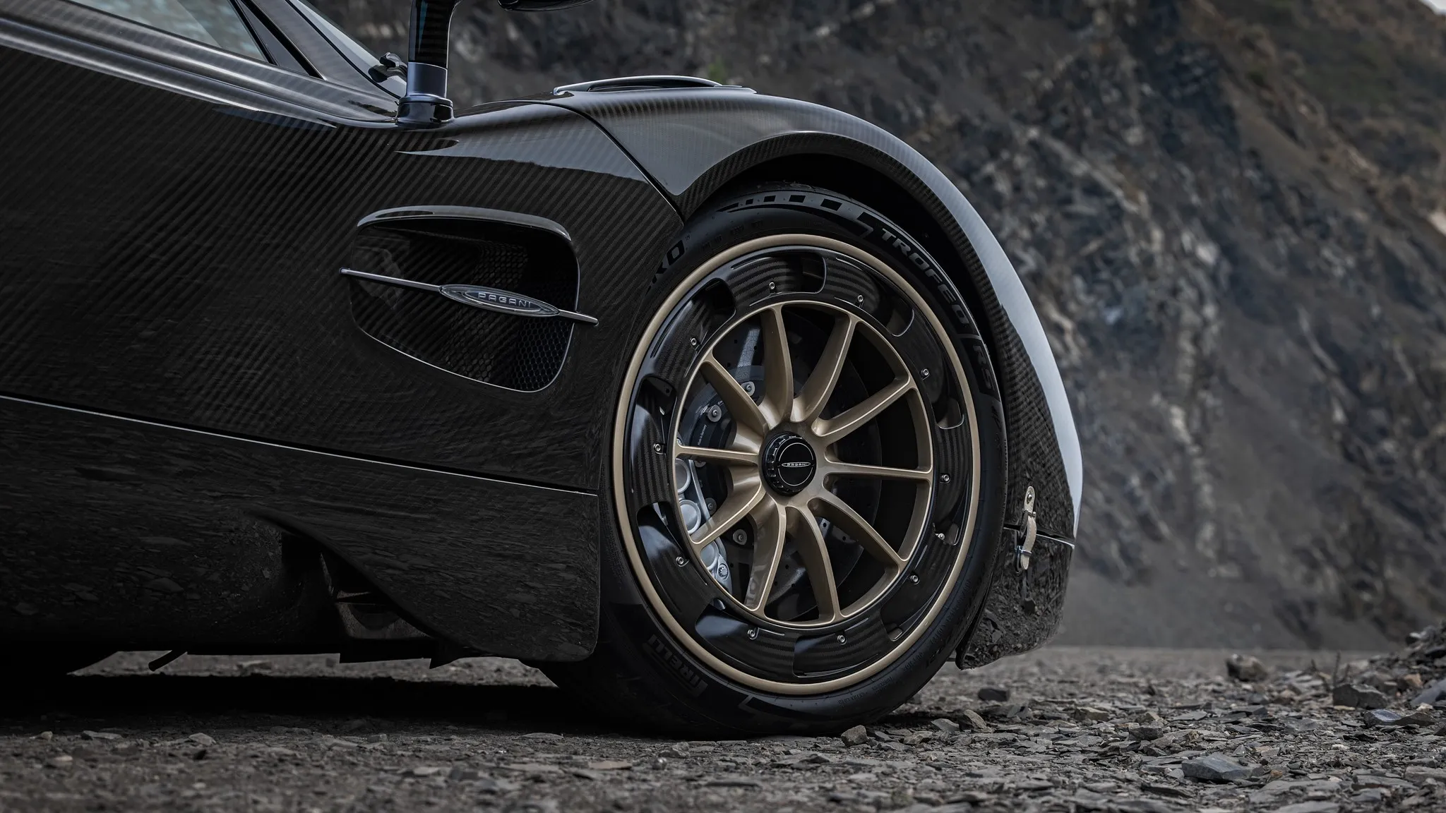 The powerful engine of the Pagani Utopia