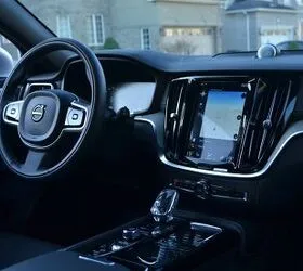The Sensus infotainment system display in the 2020 Volvo V60 T8