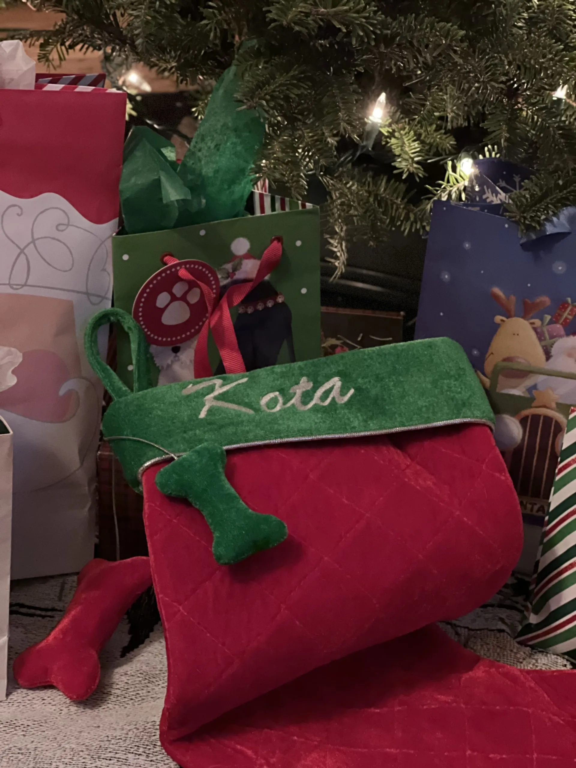 ways to honor a pet who as passed during Christmas