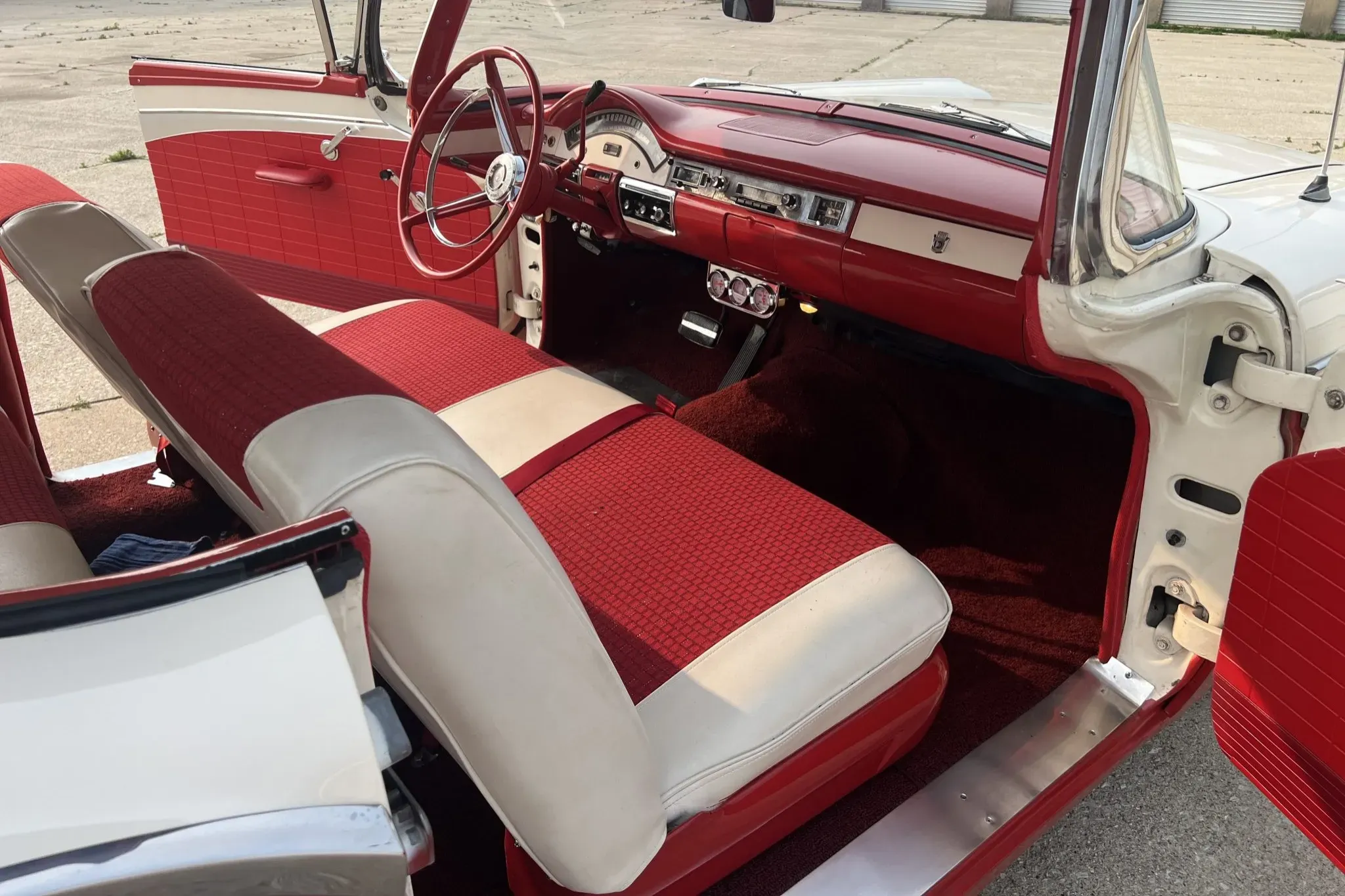 1957 Ford Fairlane 500 Skyliner wheels and tires