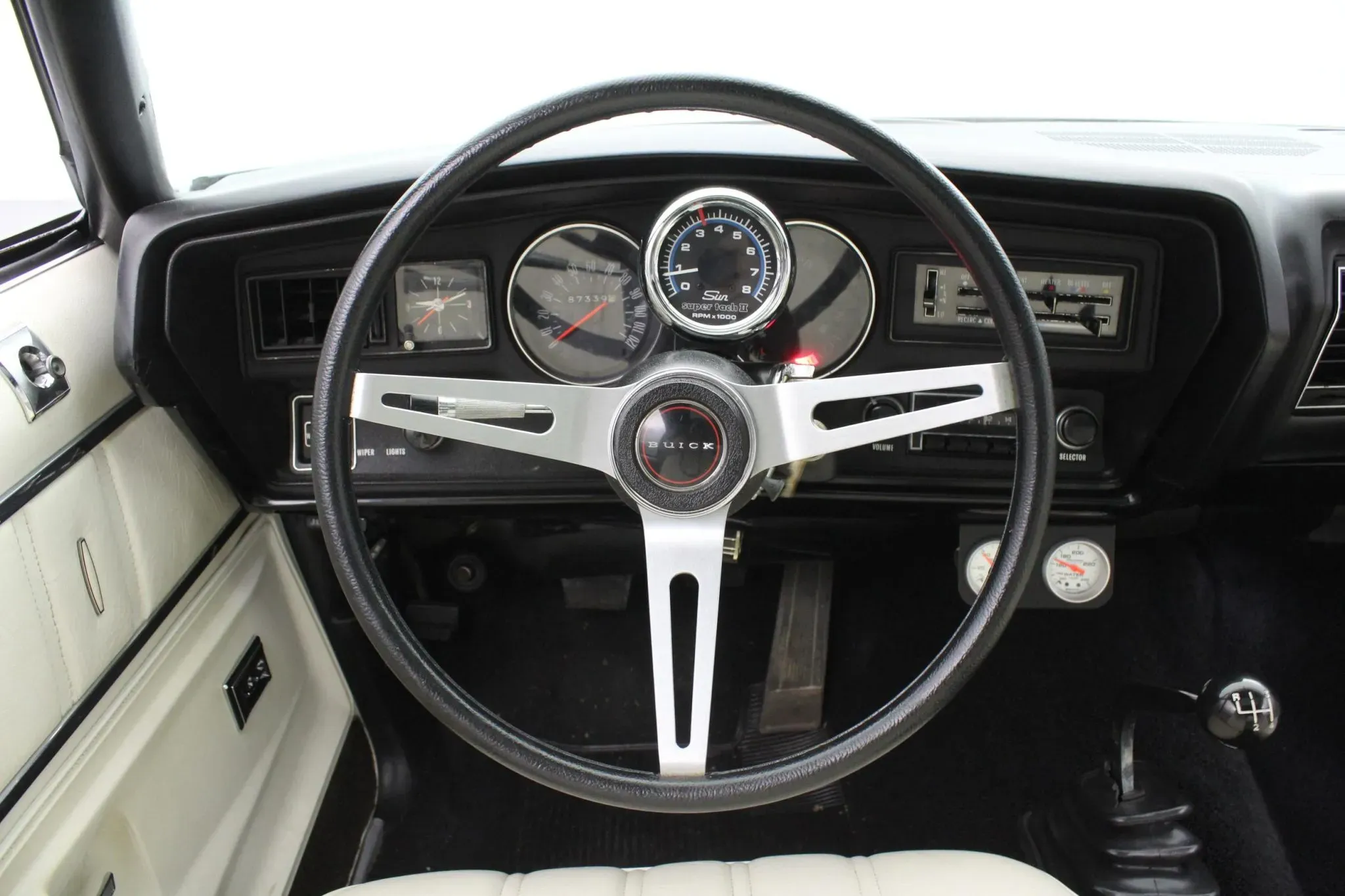 1973 Buick Century Gran Sport interior front seats and dashboard