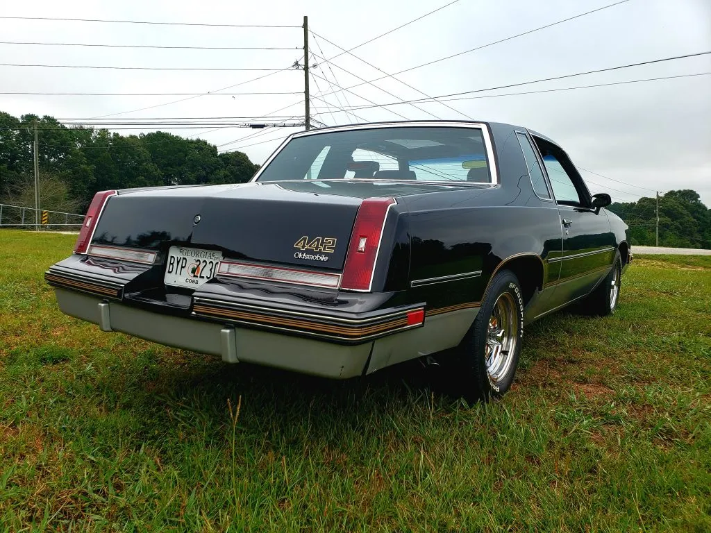 1986 Oldsmobile 442 exterior