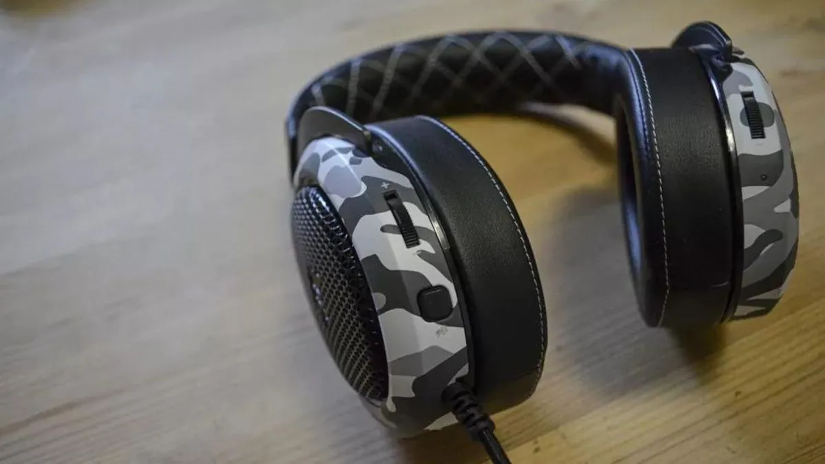 Corsair HS60 Haptic gaming headset