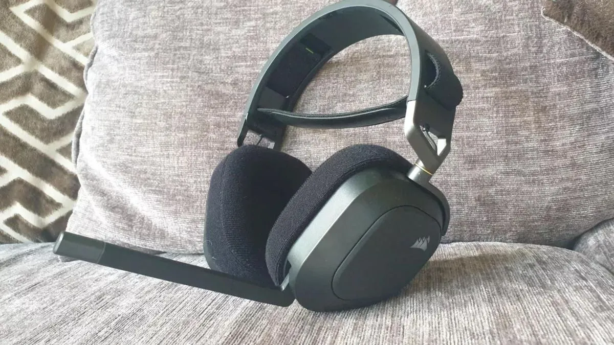 Corsair HS80 RGB Wireless
