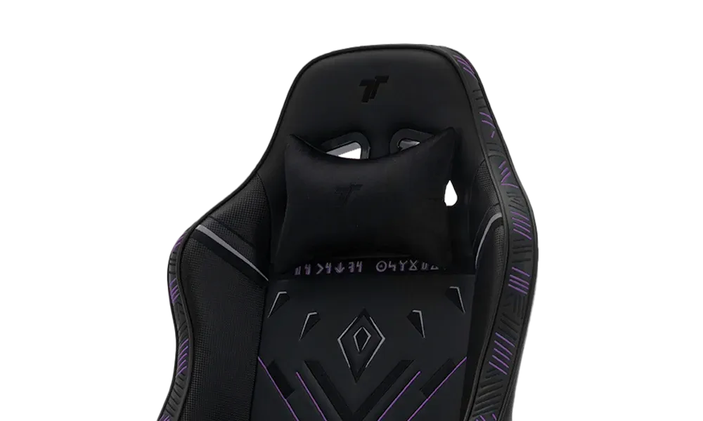 Detailed view of the chair's seamless cover.