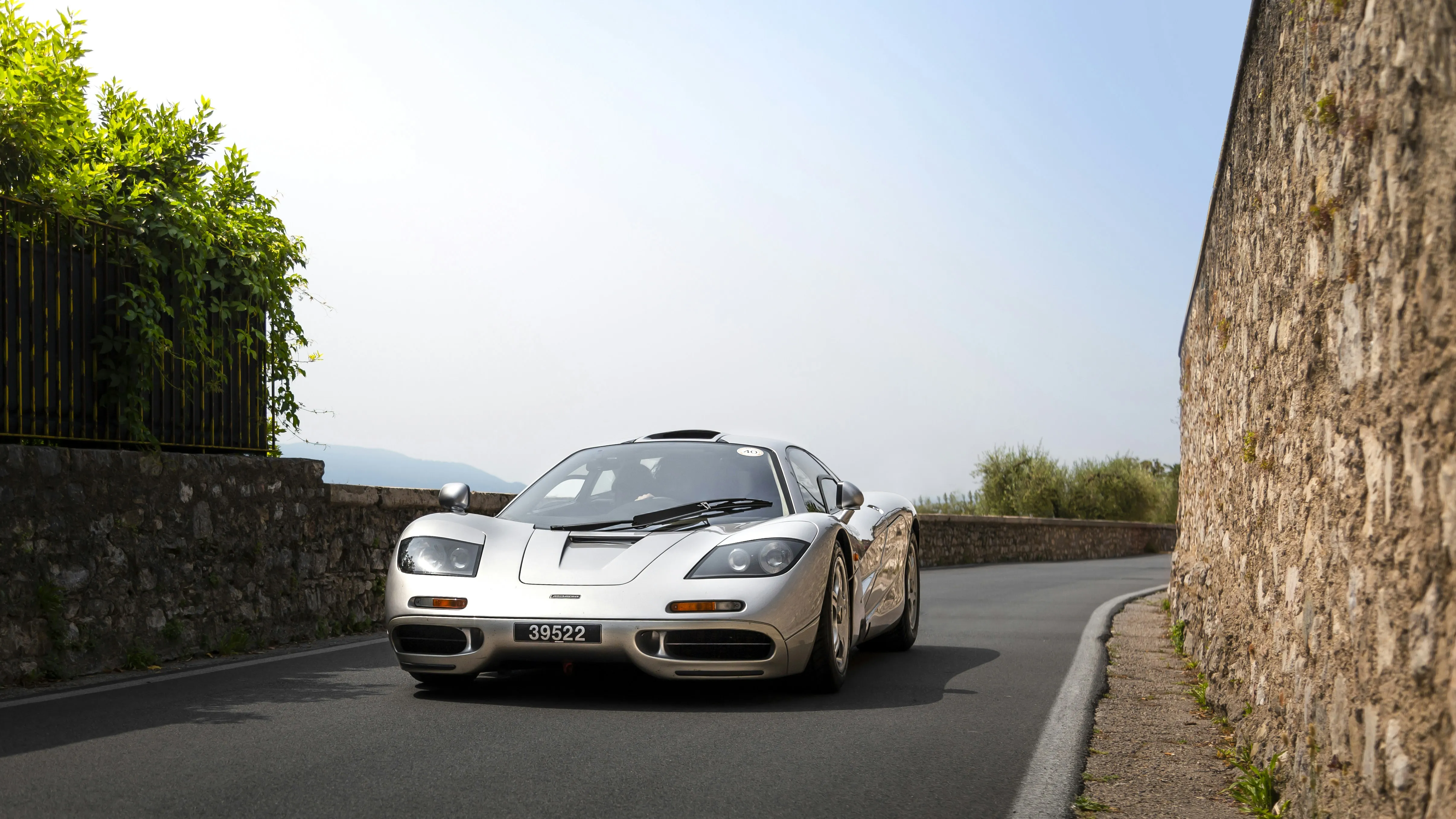 Electric Cars and Luxury SUVs: Best Models, Range & Buying Guide (2025)