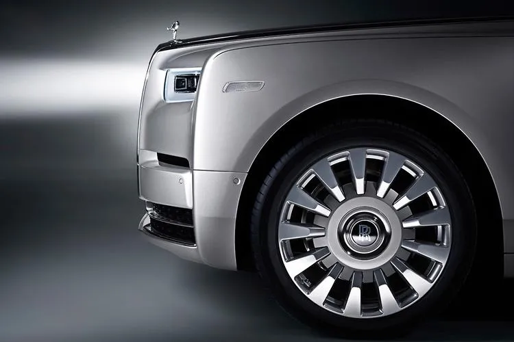 Rolls Royce Phantom 12
