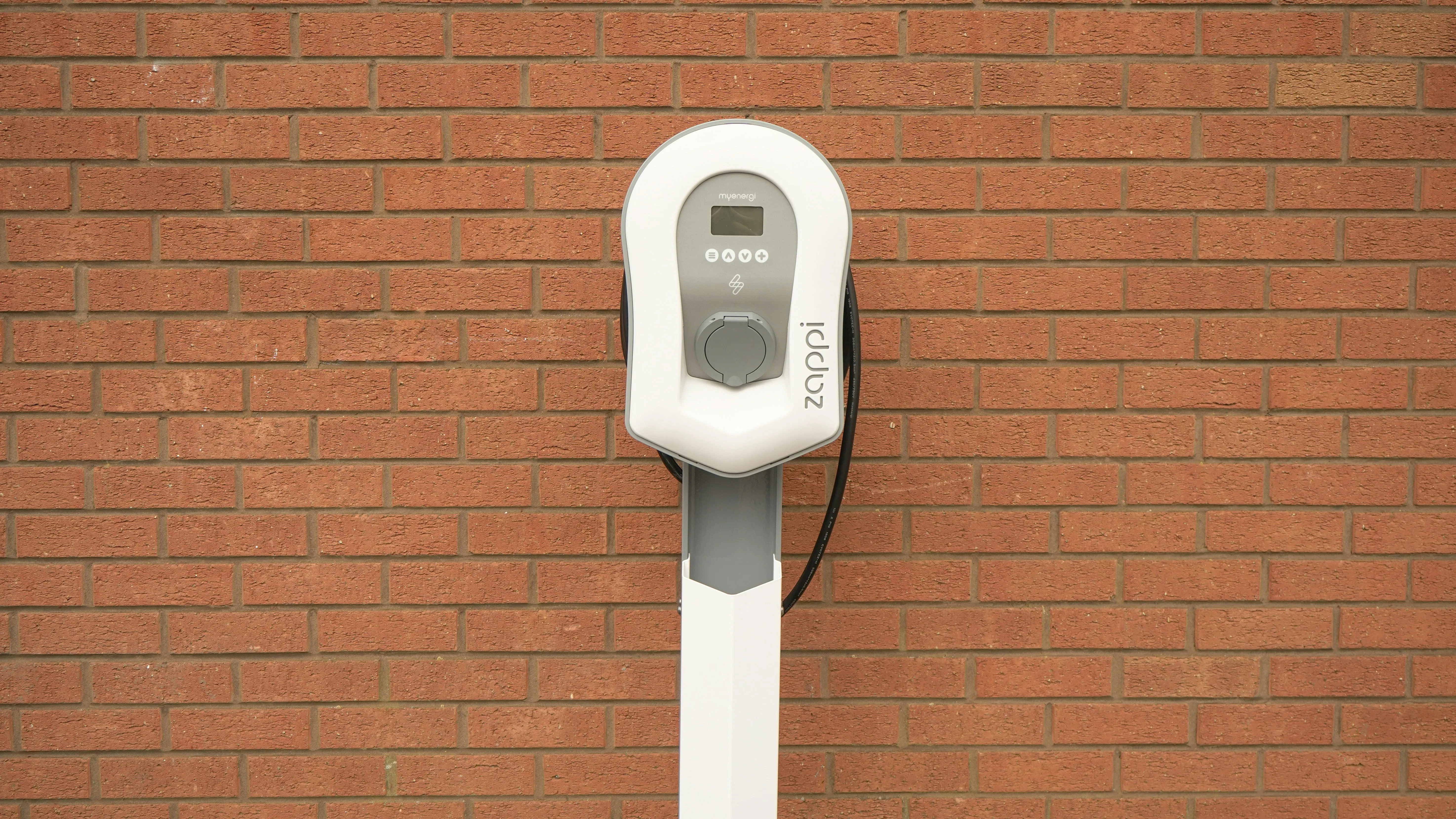 US Electric Cars in 2025: Market, Models, Incentives and Buying Tips