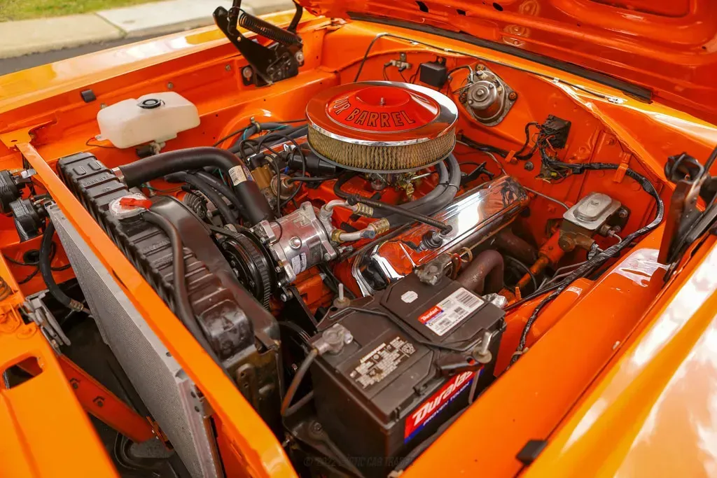 1968 Dodge Coronet 500 Engine Bay