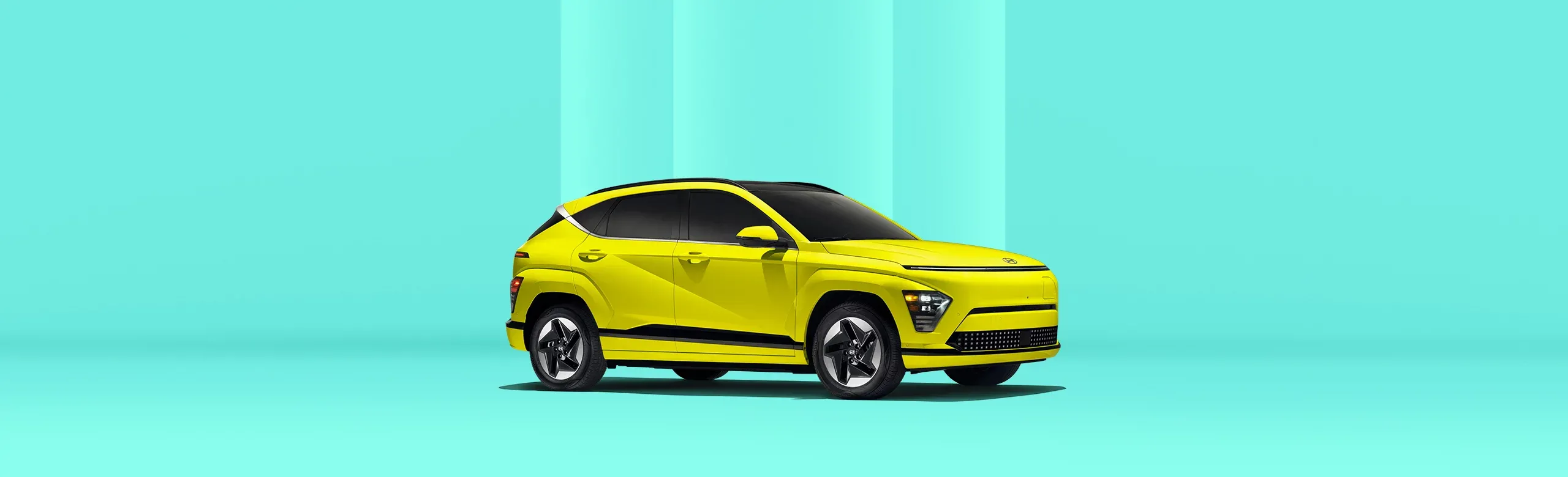 2025 Hyundai Kona Electric hero image showing front three-quarter view