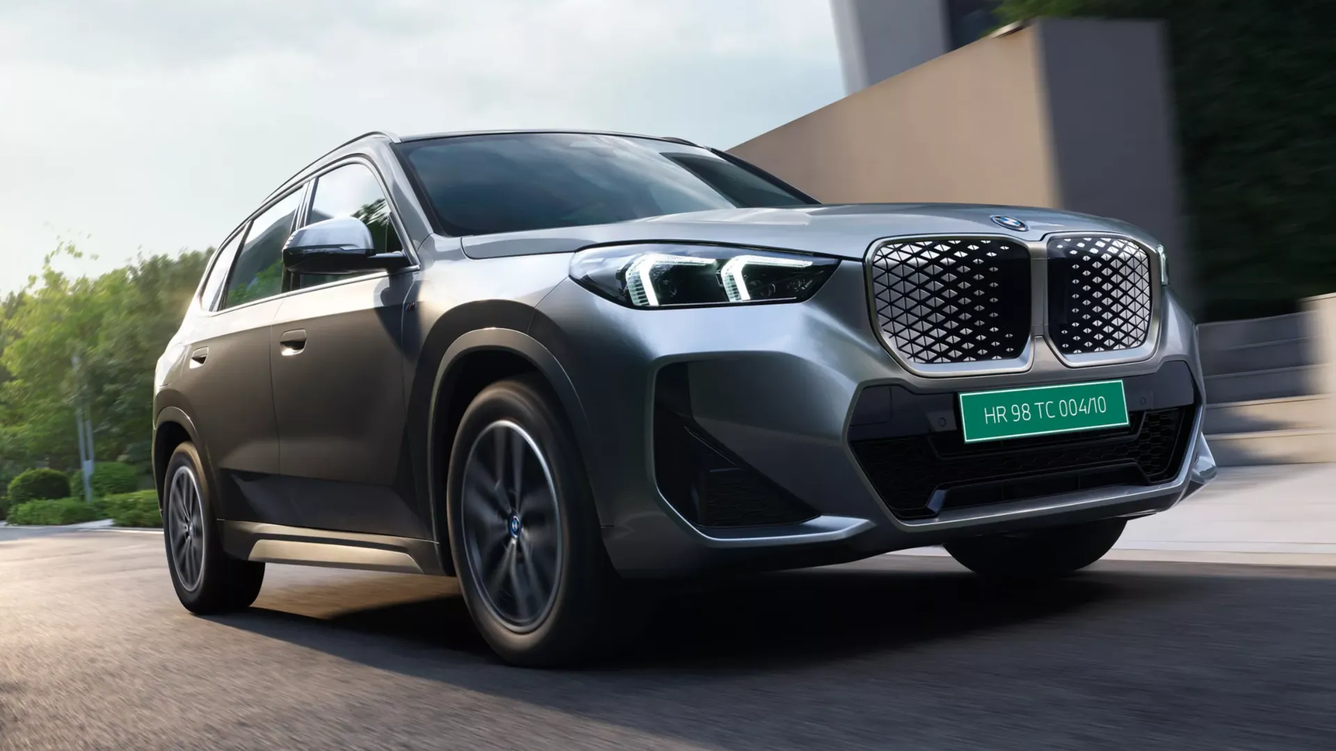 BMW iX