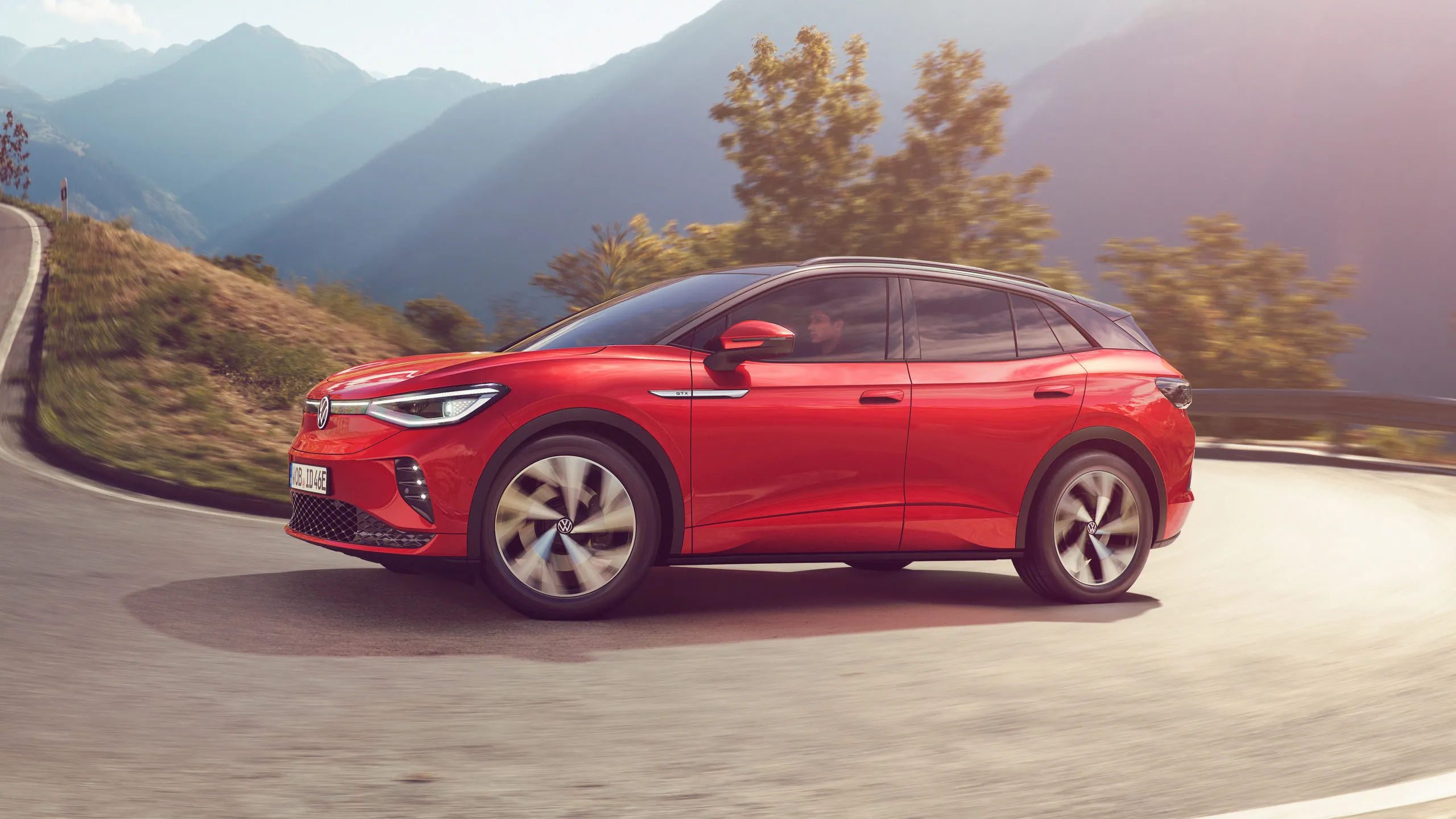 Volkswagen ID.4 GTX all-wheel-drive variant in motion, featuring the dual-motor setup likely to be carried over into the new ID.8