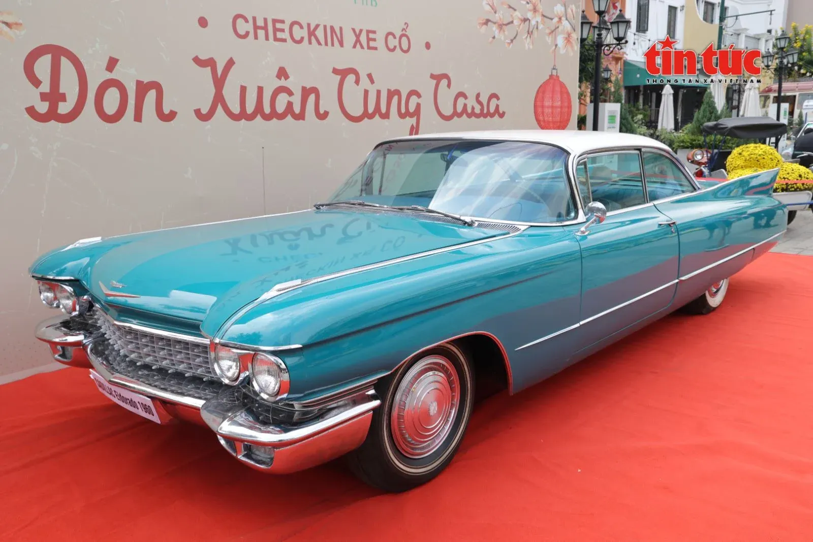 1960 Cadillac Eldorado parked elegantly at the Saigon Classic Car Club year-end meeting