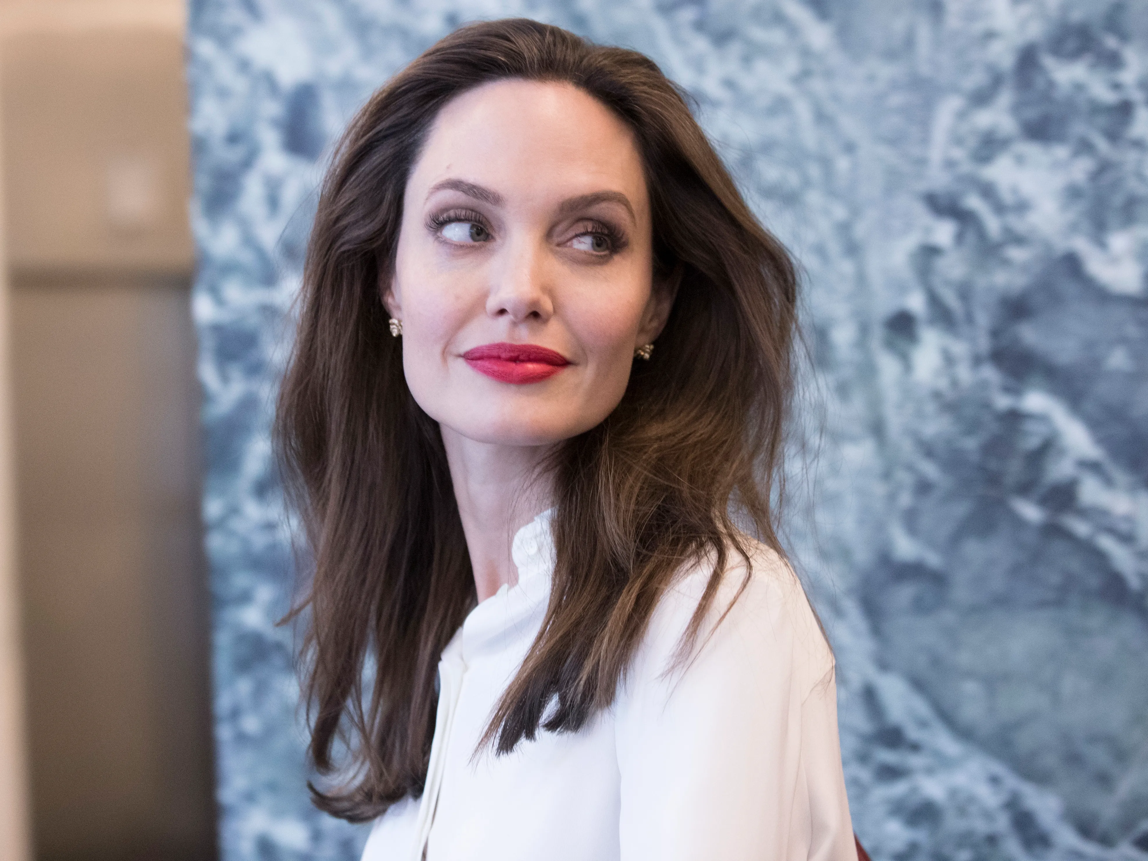 Angelina Jolie appearing in public during the divorce proceedings